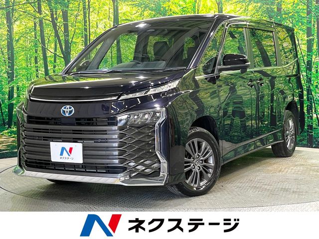 Toyota Voxy 1