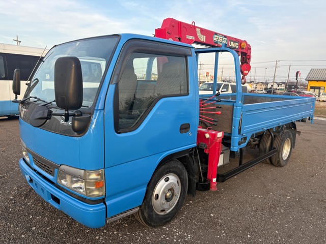 Isuzu Elf 1