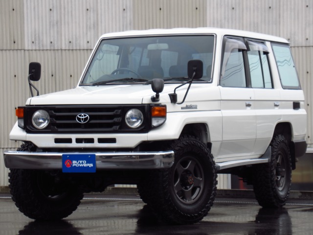 Toyota Land Cruiser 70 3