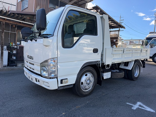 Isuzu Elf 1