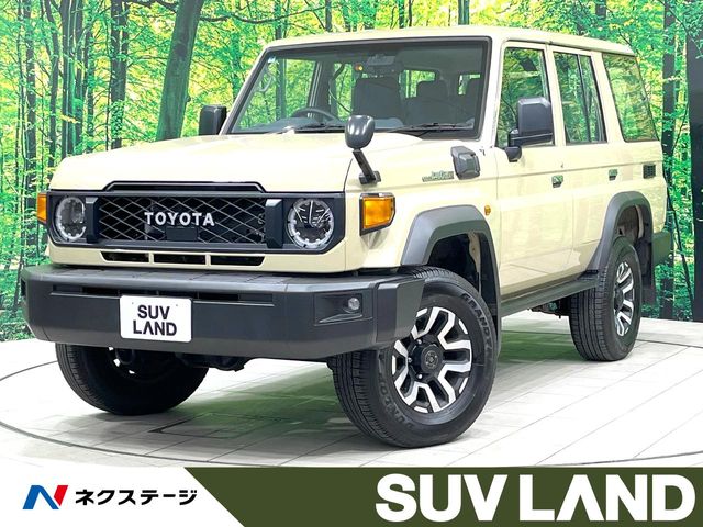Toyota Land Cruiser 70 2