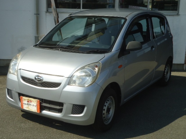 Daihatsu Mira 1