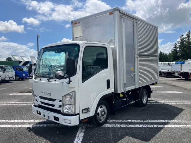 2018 Isuzu Elf
