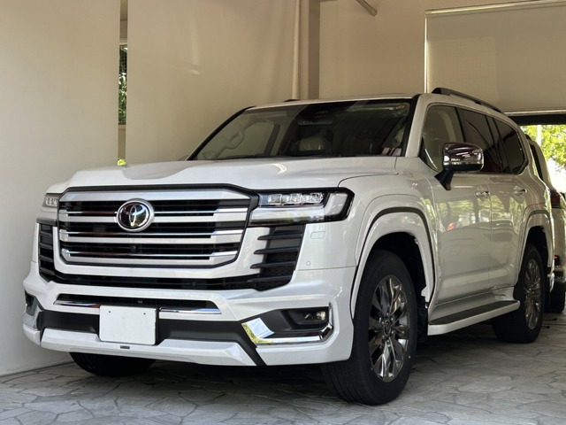 Toyota Land Cruiser 300 2