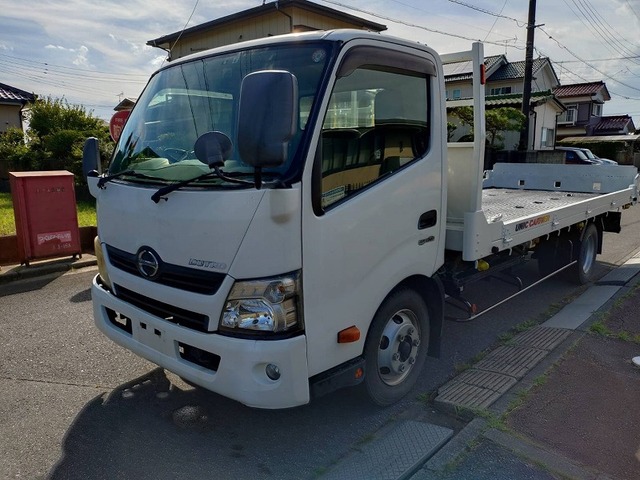 Hino Dutro 1