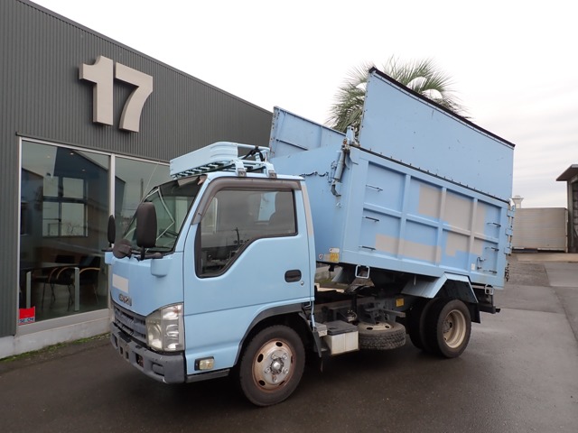 2011 Isuzu Elf