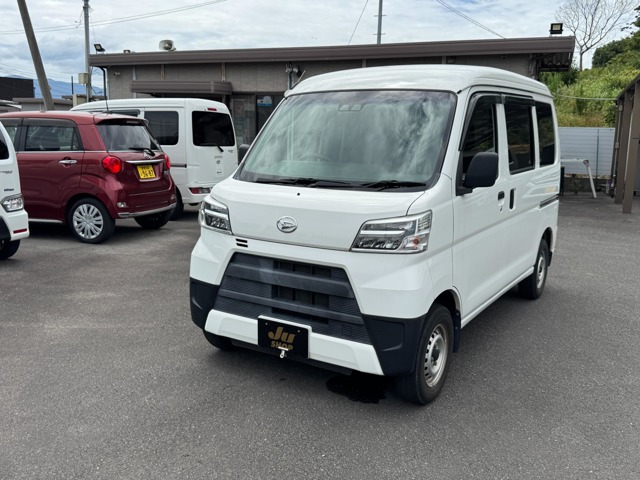 Daihatsu Hijet Cargo 1