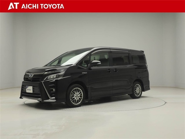 Toyota Voxy 1