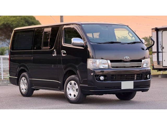 Toyota Hiace Van 1