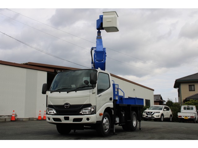 Hino Dutro 1