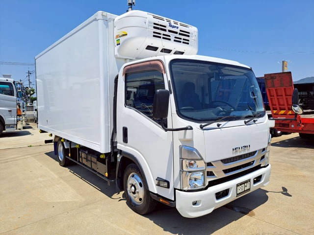 Isuzu Elf 1