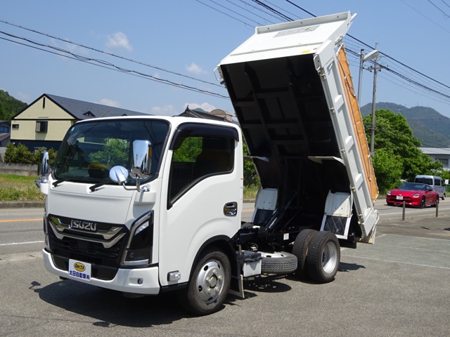 Isuzu Elf 1