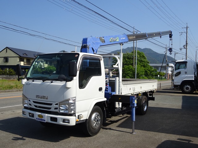 Isuzu Elf 1