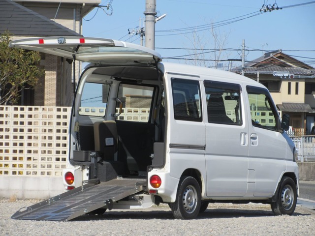 Nissan NV100 Clipper 1