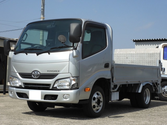 Toyota Toyoace 1