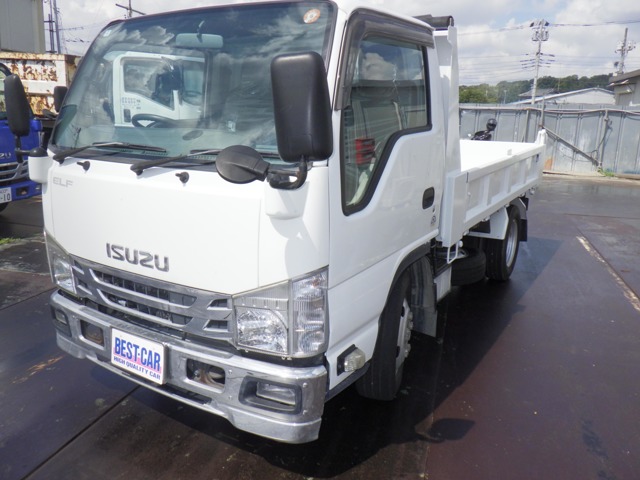 2017 Isuzu Elf