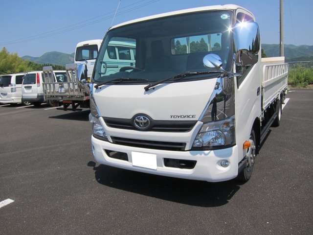 Toyota Toyoace 1