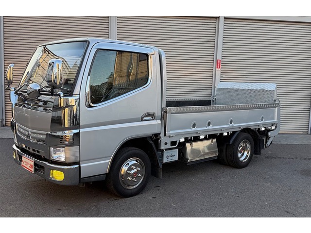 Mitsubishi Fuso Canter 1