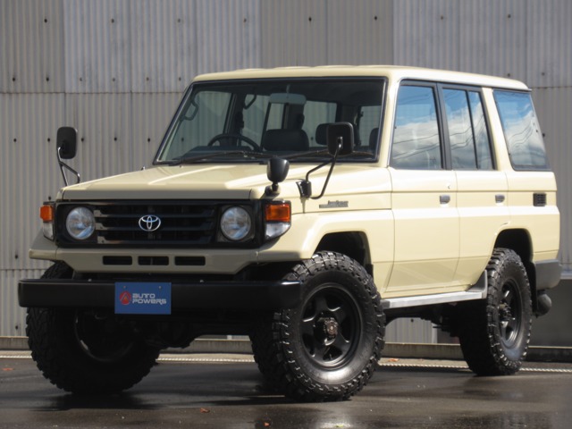 Toyota Land Cruiser 70 2