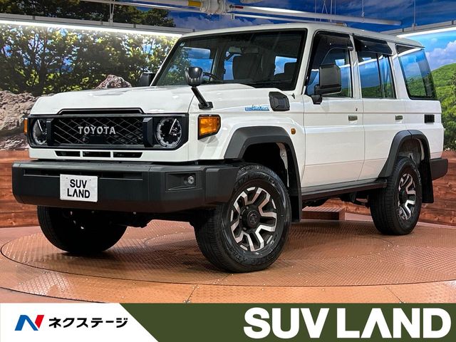 Toyota Land Cruiser 70 2
