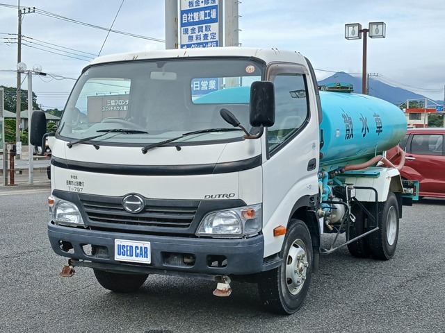 2010 Hino Dutro