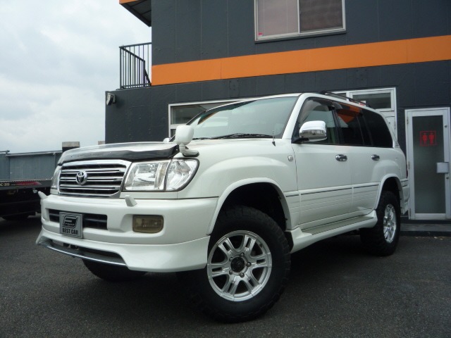 Toyota Land Cruiser 100 2