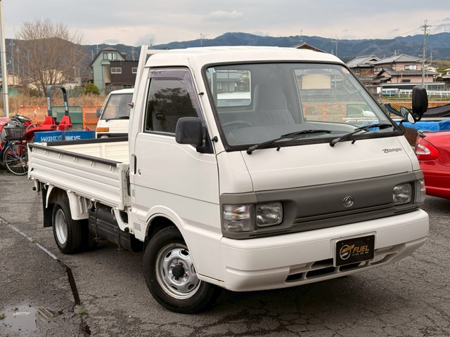 Mazda Bongo Truck 1