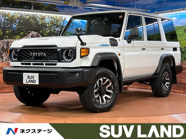 Toyota Land Cruiser 70 2