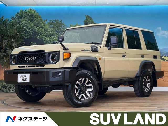 Toyota Land Cruiser 70 2