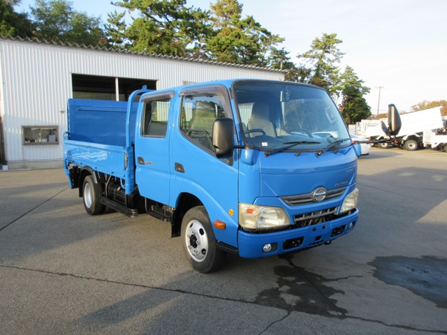 Hino Dutro 1