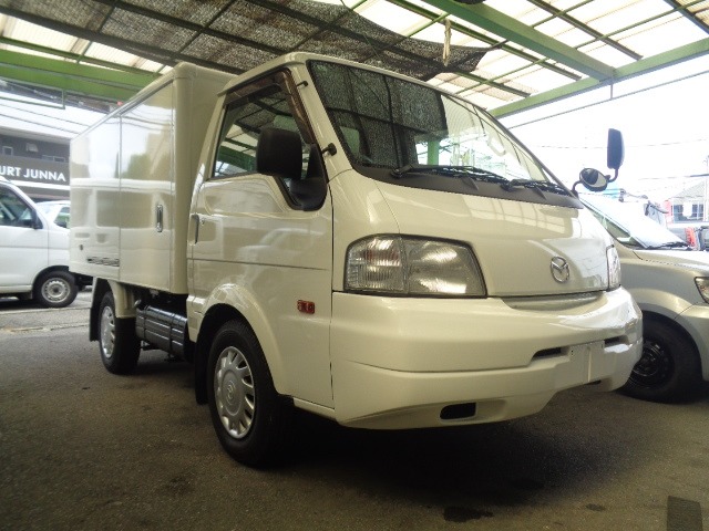 Mazda Bongo Truck 1