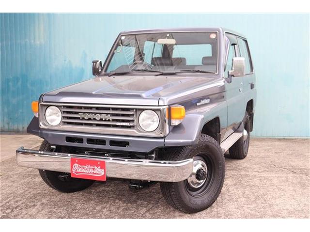 Toyota Land Cruiser 70 2