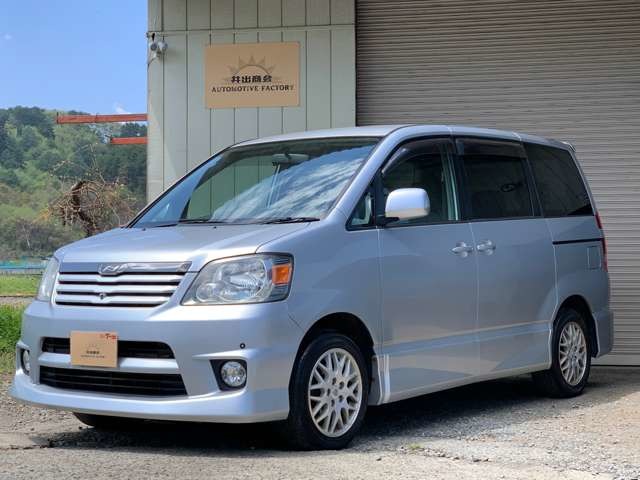Toyota Noah 1