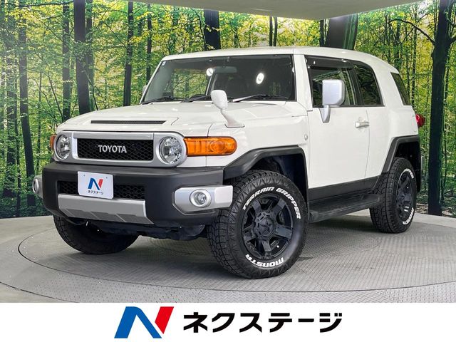 Toyota FJ Cruiser 2