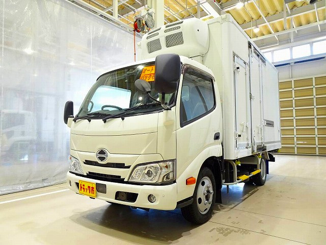 Hino Dutro 1
