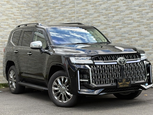 Toyota Land Cruiser 300 2