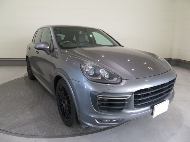 Porsche Cayenne 1