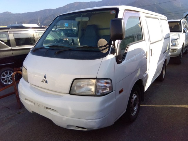 2009 Mitsubishi Delica Van