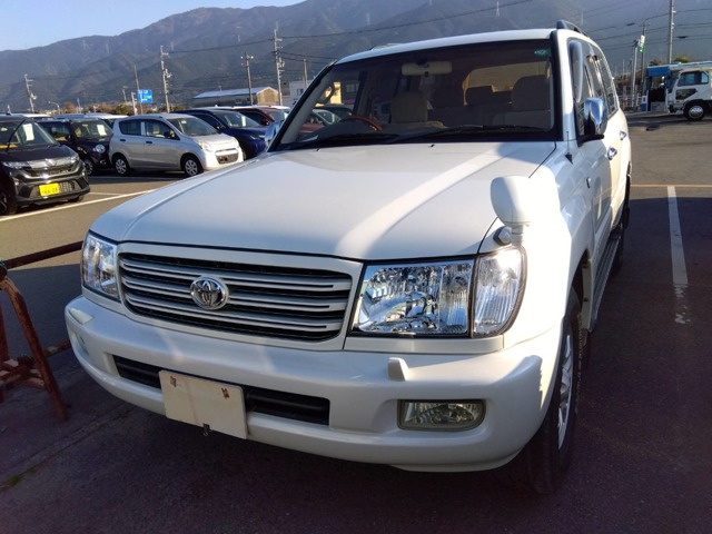 Toyota Land Cruiser 100 2