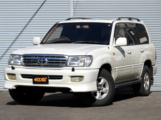 Toyota Land Cruiser 100 2