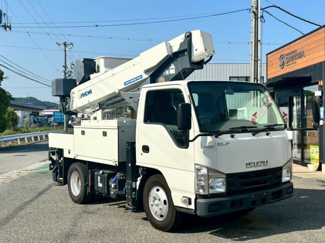 Isuzu Elf 1
