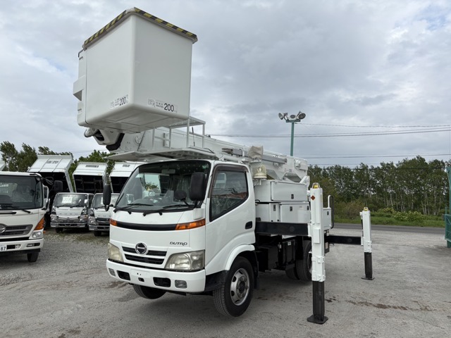 Hino Dutro 1