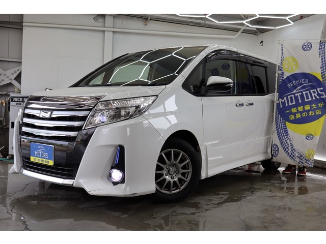 Toyota Noah 1