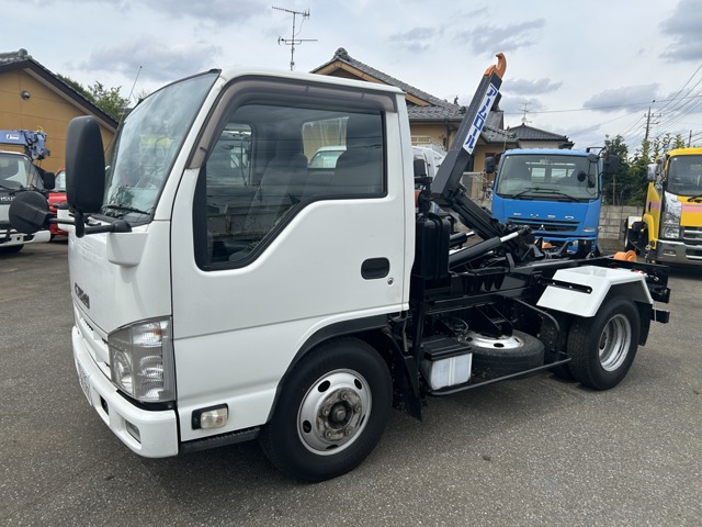 2010 Isuzu Elf
