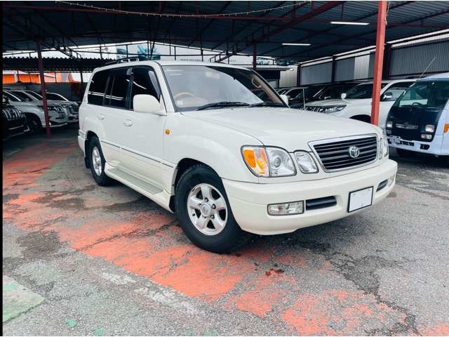 Toyota Land Cruiser Cygnus 1