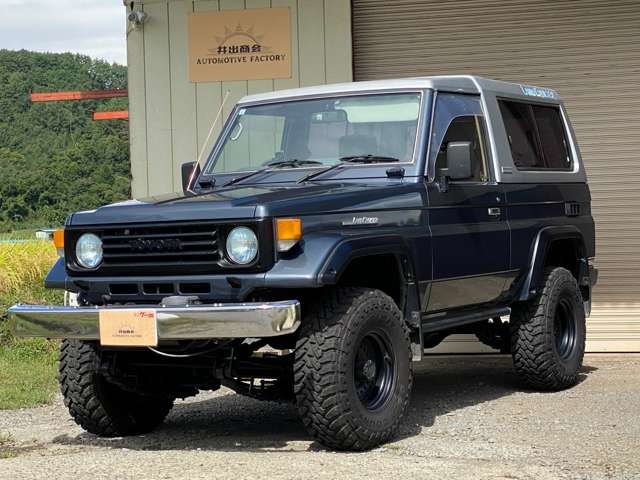 Toyota Land Cruiser 70 2