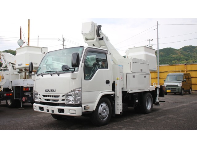 Isuzu Elf 1
