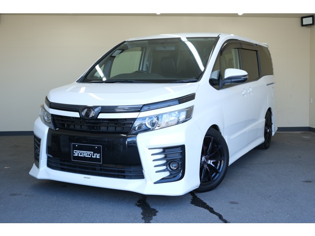Toyota Voxy 1