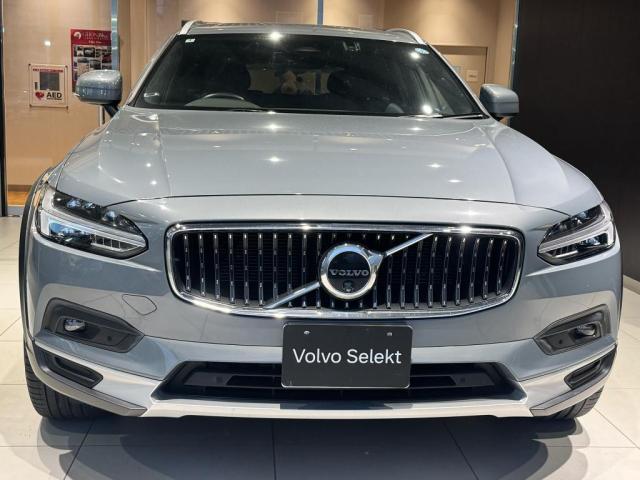 Volvo V90 Cross Country 2