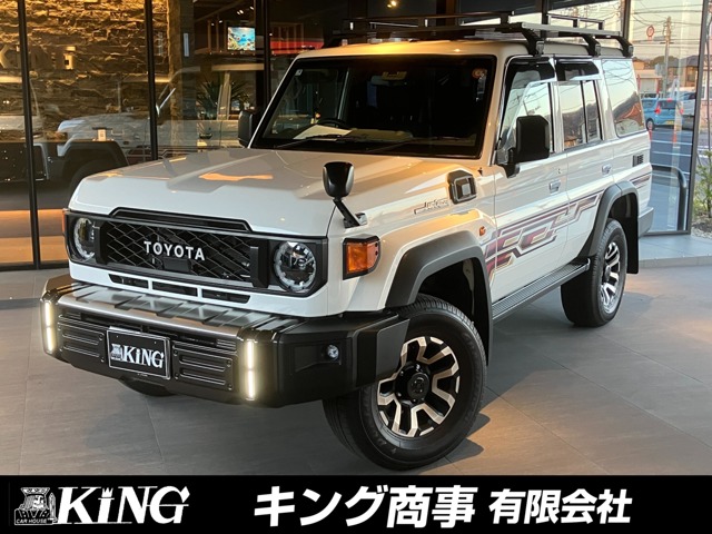 Toyota Land Cruiser 70 2